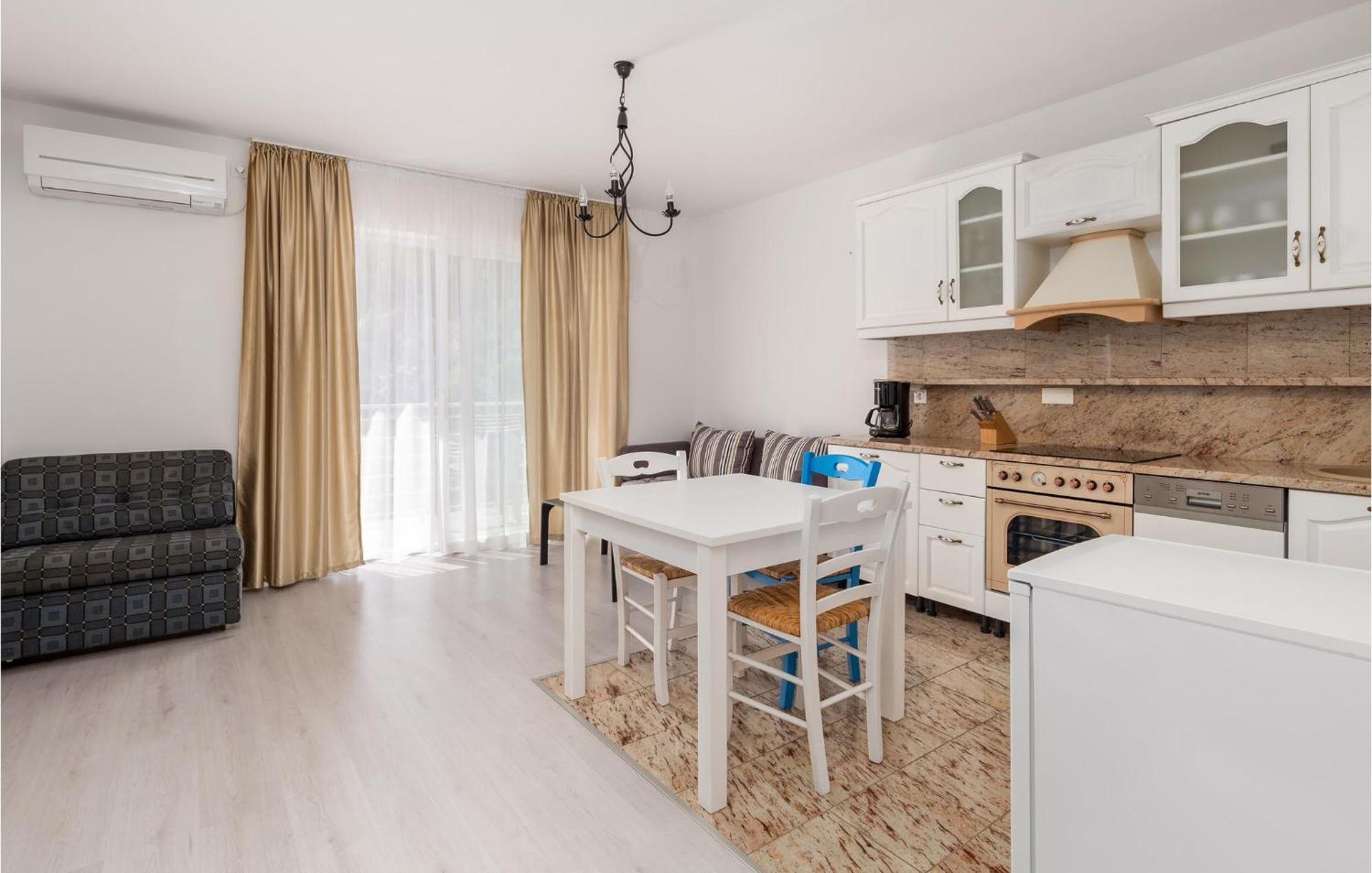 1 Bedroom Gorgeous Apartment In Moscenicka Draga Exterior photo